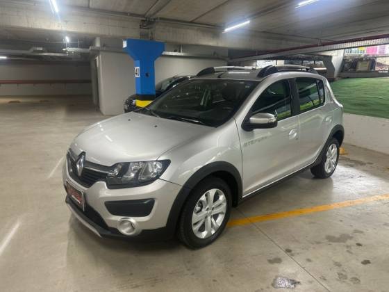 RENAULT SANDERO 1.6 STEPWAY 8V FLEX 4P MANUAL RENAULT SANDERO 1.6 STEPWAY 8V FLEX 4P MANUAL